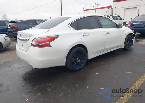 2015 Nissan Altima 2.5 Sv из США, поврежденный, VIN 1N4AL3AP0FC414725